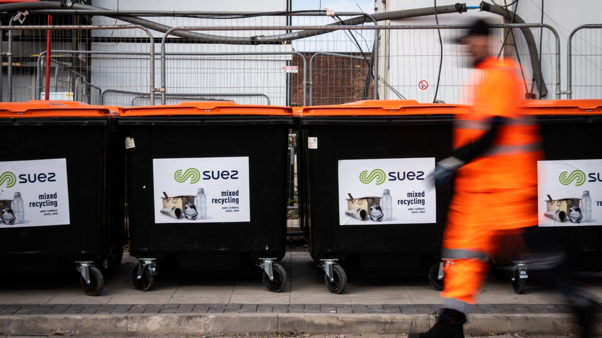 SUEZ commercial waste collection