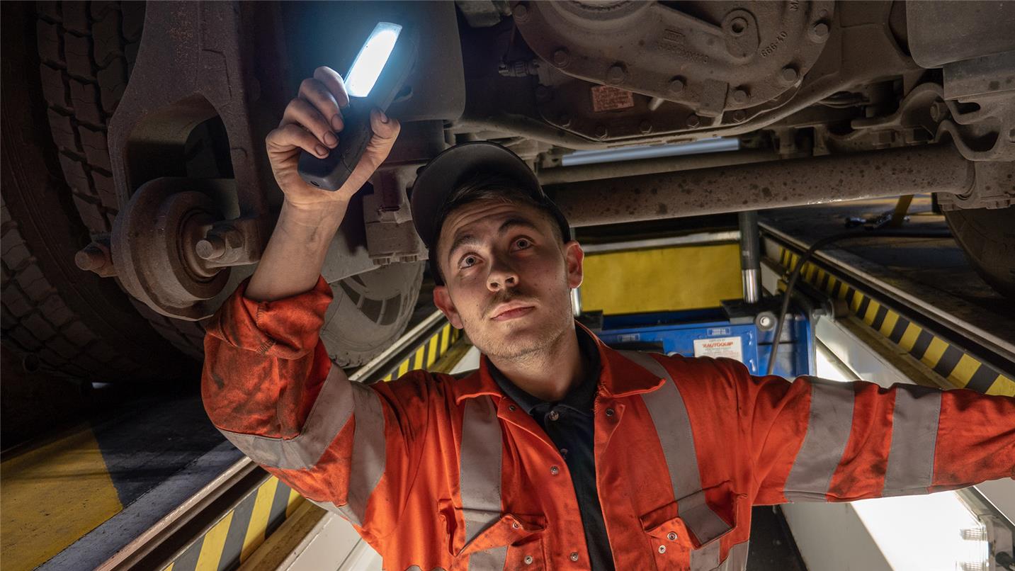 SUEZ apprentice working on a vehicle