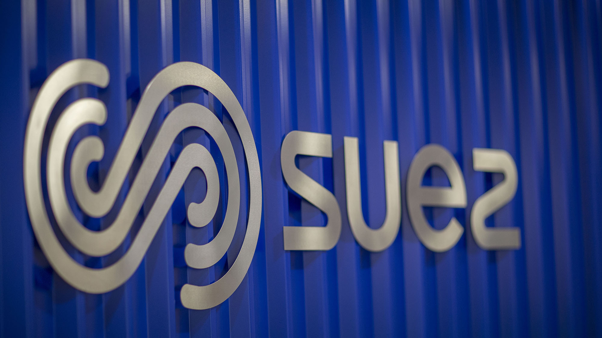 SUEZ logo