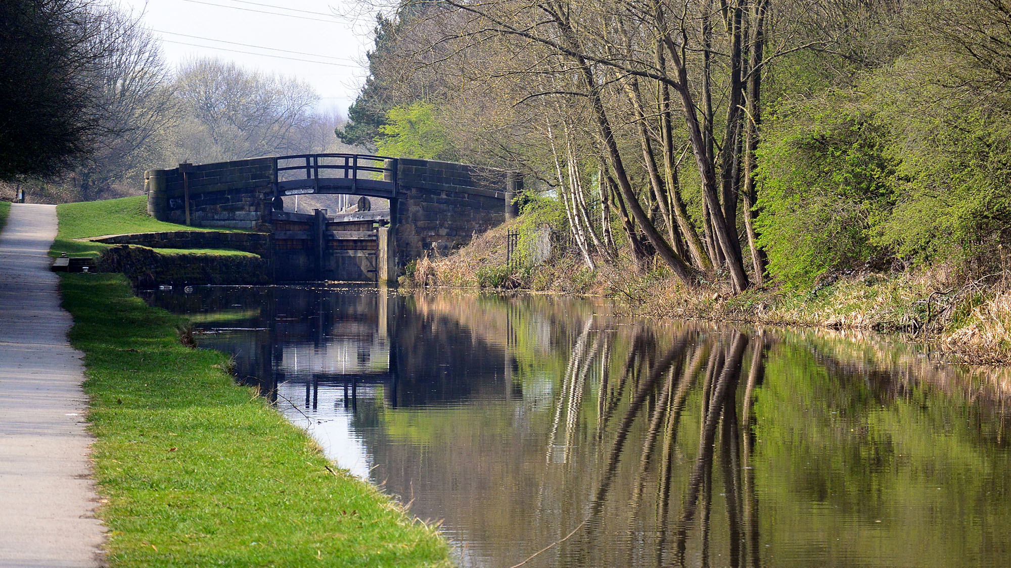Huddersfield canal 473628098 UK CW