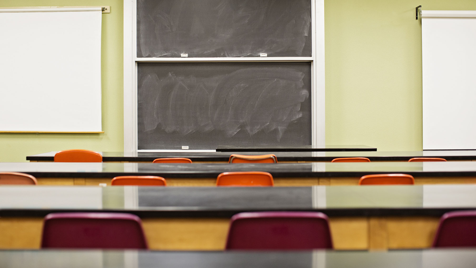 Classroom UK CW 470622795